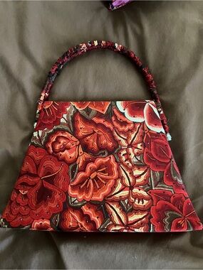 Pineda Covalin vintage Red Floral Structured Top-Handle Clutch